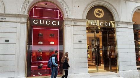 gucci commesse licenziate|What is the State of Luxury’s Hundred Million Dollar Licensing .